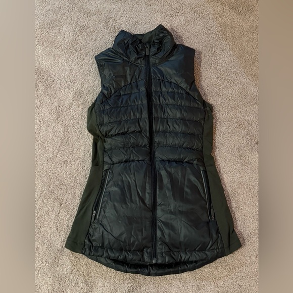 Rare Lululemon Down For A Run Vest II Puffer Gator Green Size 4 | 2017 Retired - Picture 6 of 9